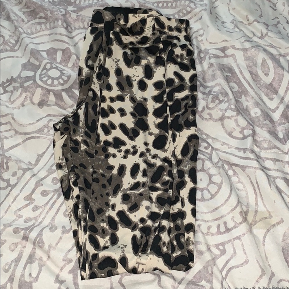 Kardashian Kollection leggings